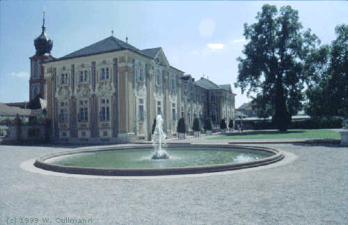 Bruchsaler Schloss von der Gartenseite gesehen