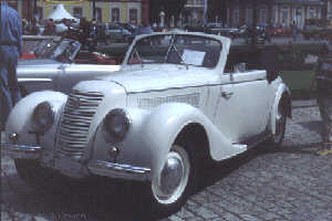 Wer kann uns etwas zu diesem Cabrio mitteilen?