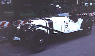 wei�er Mercedes 680 S