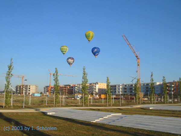Vier Hei�luftballone am Himmel von Scharnhausen